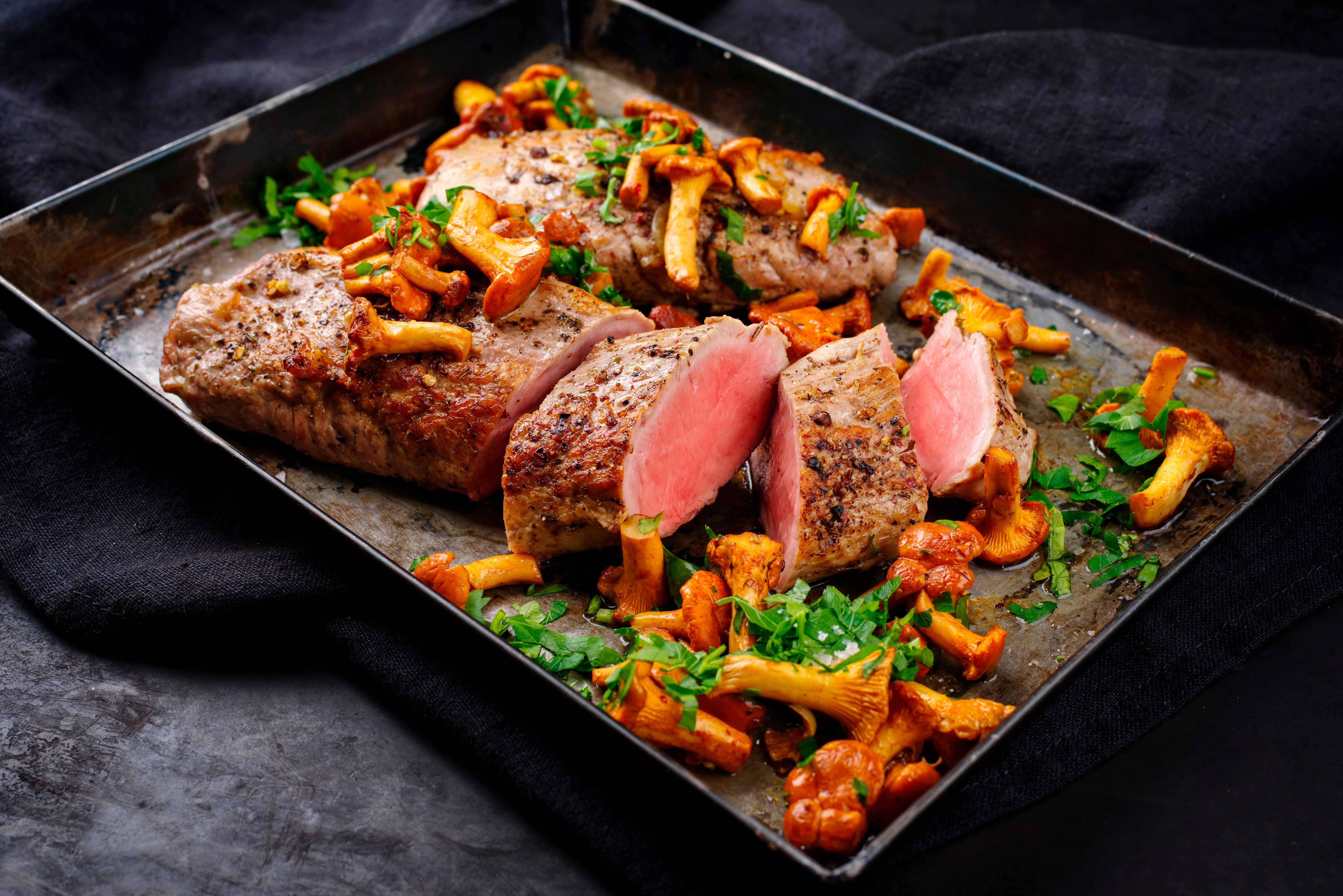 Filet de Vedella amb Salsa de Bolets i Vi Negre